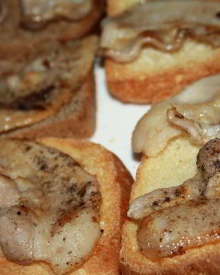 Бутерброды с жареным беконом