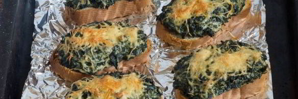 горячие бутерброды с крапивой и сыром