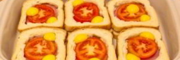 горячие бутерброды с окороком, помидорами и яйцами