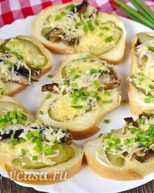 Горячие бутерброды со шпротами