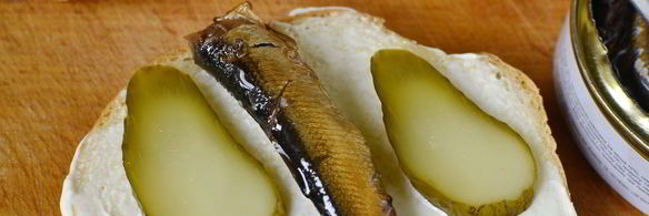 горячие бутерброды со шпротами