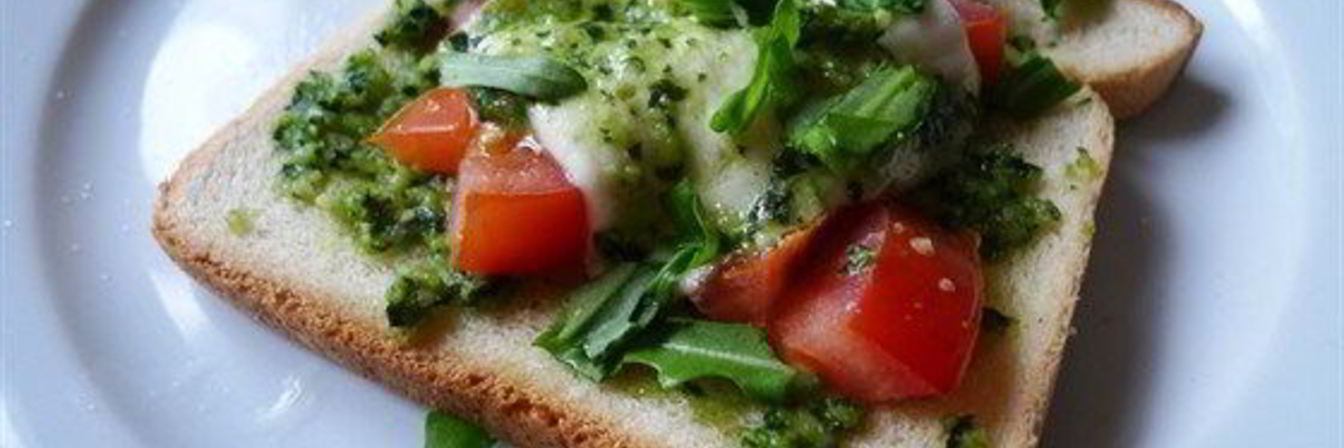 Горячий средиземноморский бутерброд