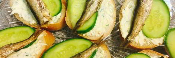 закусочные бутерброды со шпротами