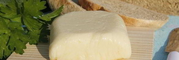 домашний сыр с базиликом