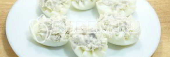 яйца фаршированные сельдью