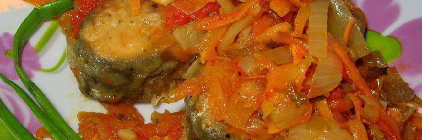 Горбуша с маринованными овощами