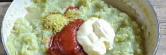 кабачковая икра с майонезом и мивиной