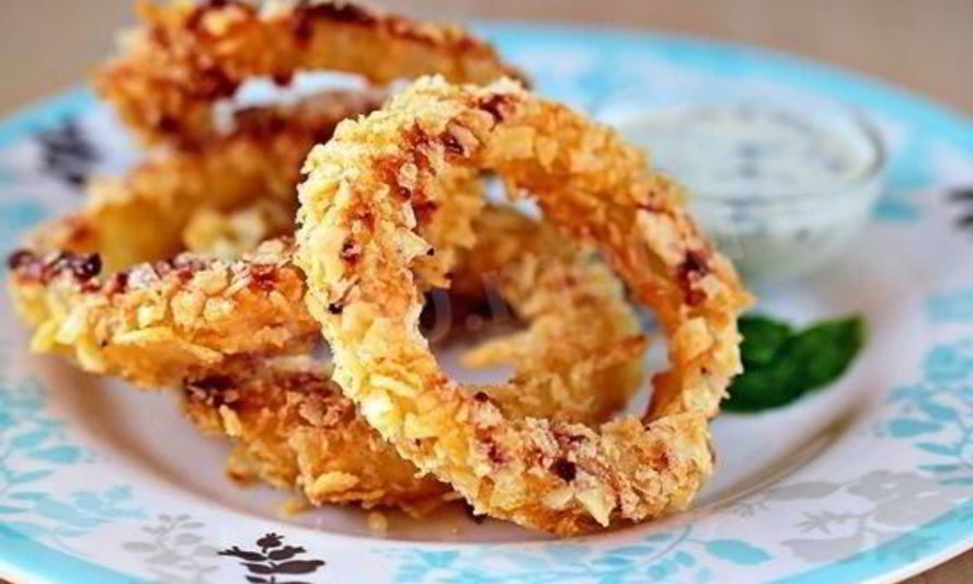 Рецепт луковых колец в чипсах закуска к пиву и белому вину