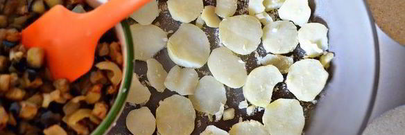 фриттата с баклажанами, картофелем и перцем