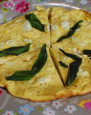 Фриттата с козьим сыром и шалфеем