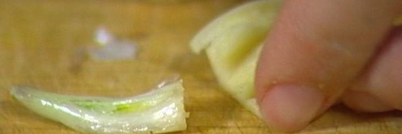 фриттата с пастой и красным песто