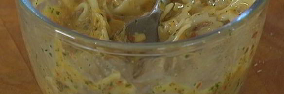 фриттата с пастой и красным песто