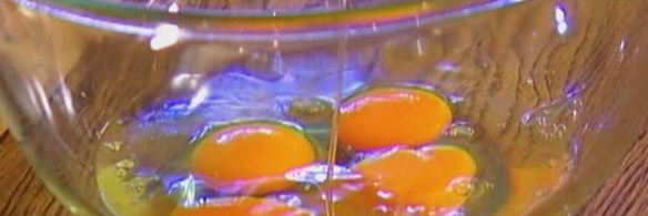 фриттата с цукини, беконом и шпинатом