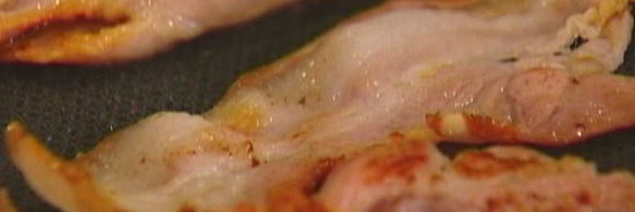 фриттата с цукини, беконом и шпинатом