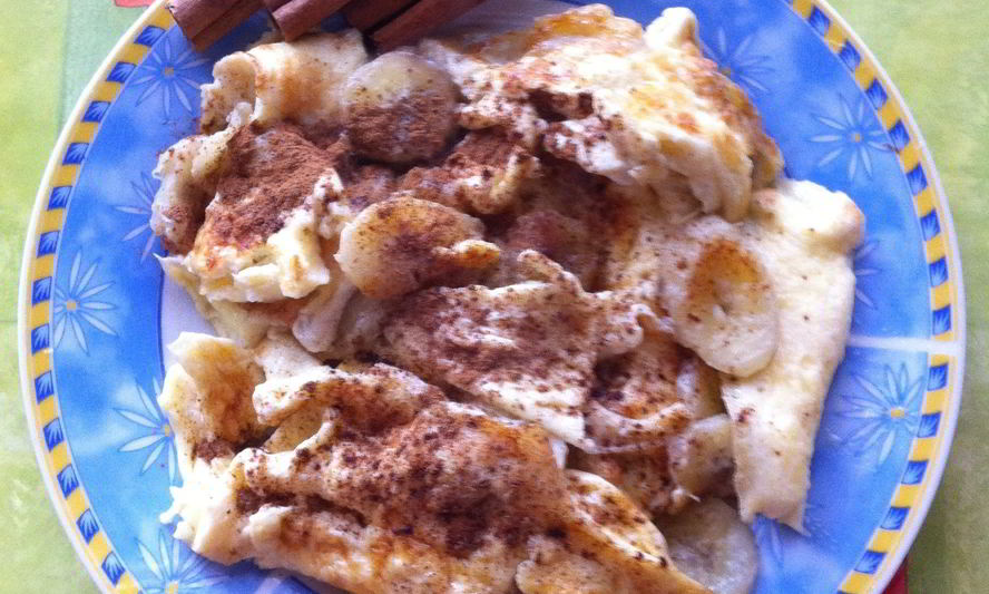 Рецепт омлета с бананом и корицей