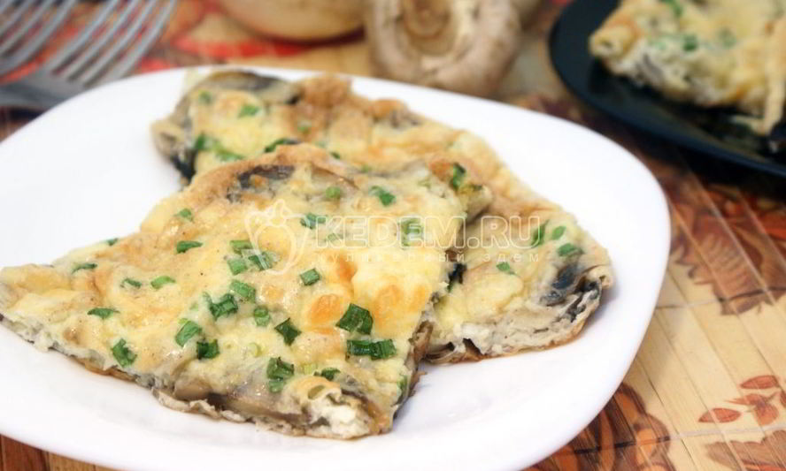 Рецепт омлета с грибами и сыром