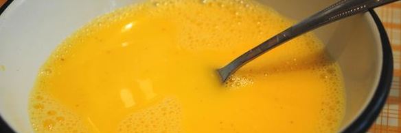 омлет с кабачками и чесноком