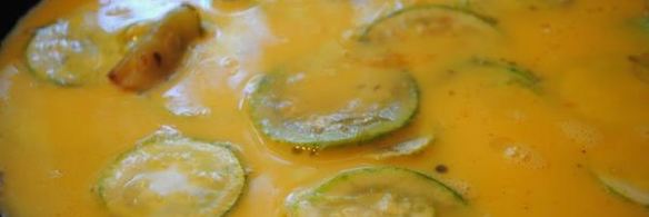 омлет с кабачками и чесноком