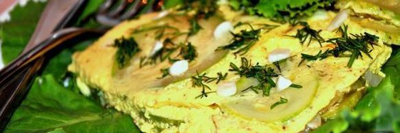 омлет с кабачками и чесноком