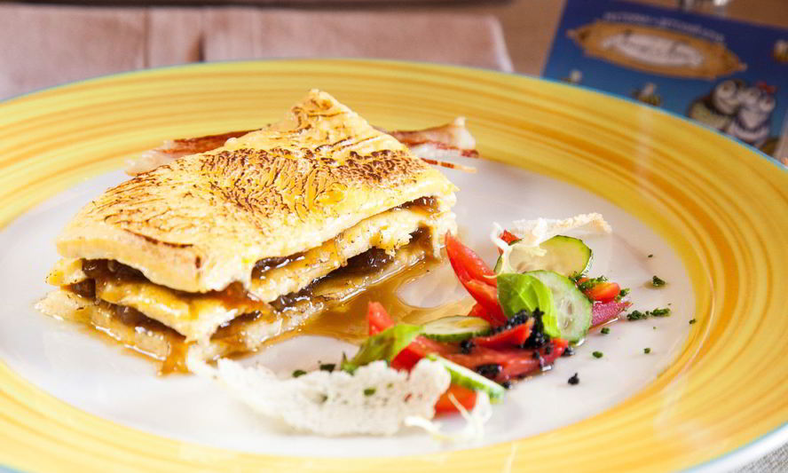 Рецепт омлета с луковой карамелью