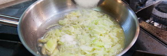 омлет с луковой карамелью