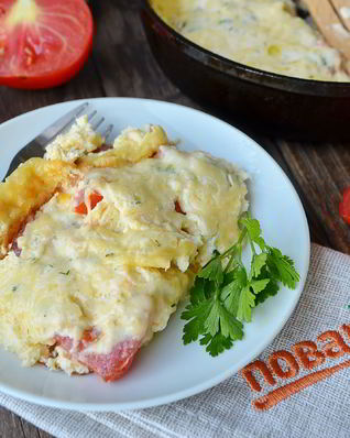 Омлет с помидорами