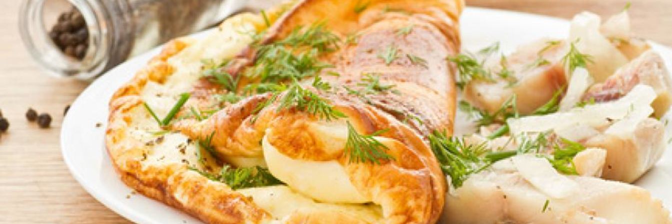 Омлет с соленой скумбрией