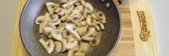 омлет с ветчиной, грибами и сыром