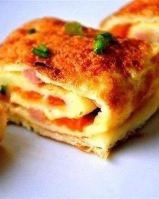 Омлет с ветчиной и помидорами