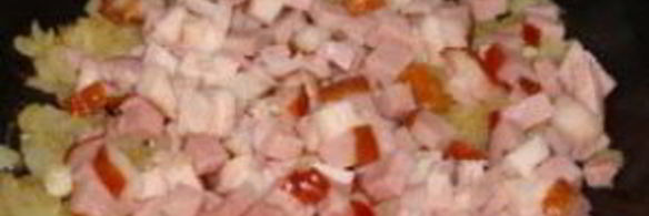 омлет с ветчиной и помидорами