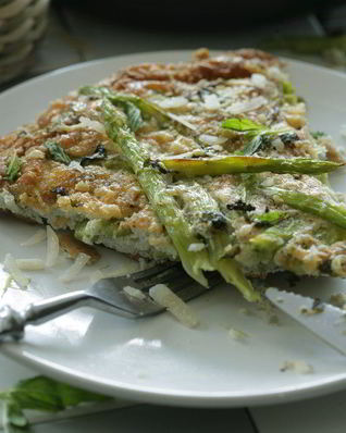 Омлет со спаржей