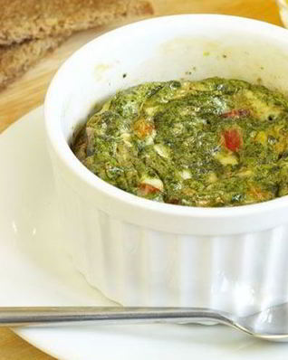 Витаминный омлет со шпинатом