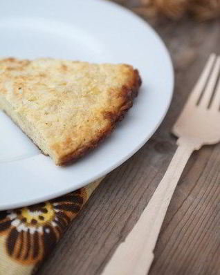 Яблочная фриттата с чеддером