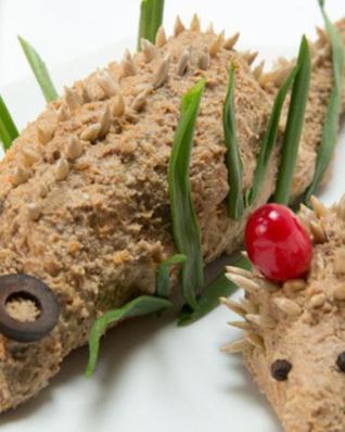 Ежики из печеночного паштета