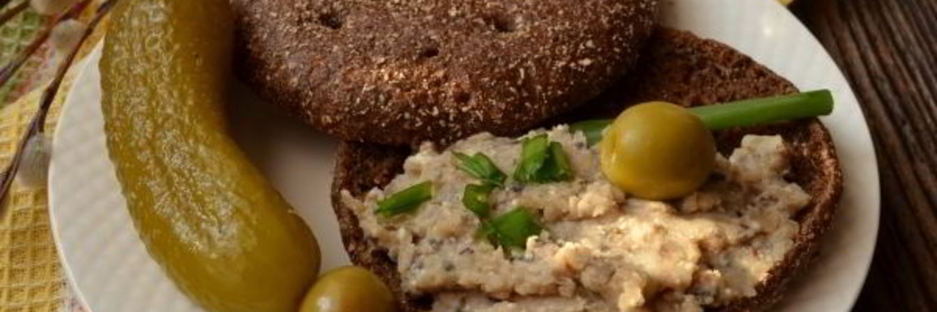 Паштет из фасоли, грибов и тофу