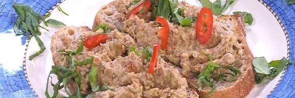 паштет из маша на хрустящих гренках