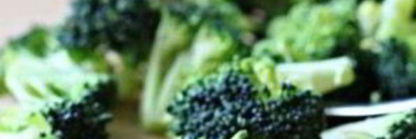 куриные роллы, фаршированные брокколи и сыром