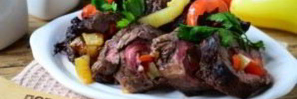 мясные роллы, фаршированные овощами