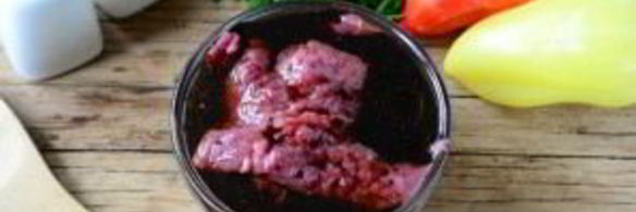 мясные роллы, фаршированные овощами