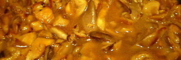 мясные роллы в винно-грибном соусе