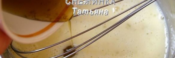 омлетный шоколадный ролл с клубникой