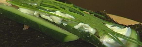 ролл с копченым лососем