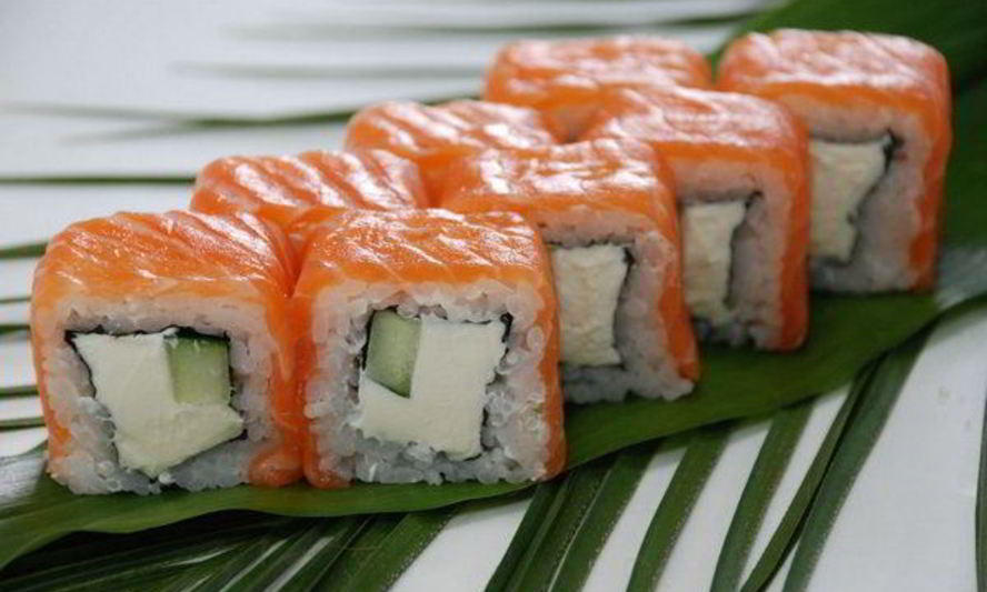 Рецепт роллов филадельфия с авокадо и лососем