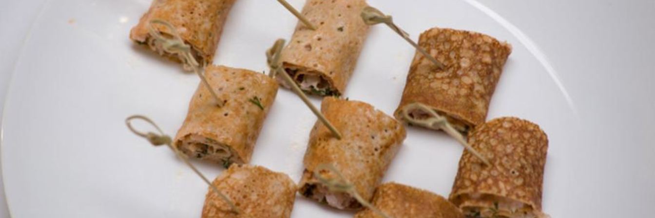 Роллы из гречневых блинов с креветками