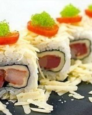 Роллы с семгой и креветками по-домашнему