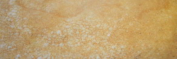 сладкие роллы из рисовых блинчиков с бананово-творожным кремом и шоколадным соусом