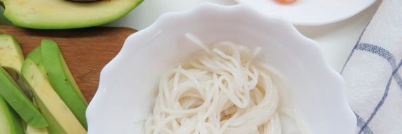 спринг-роллы с креветками