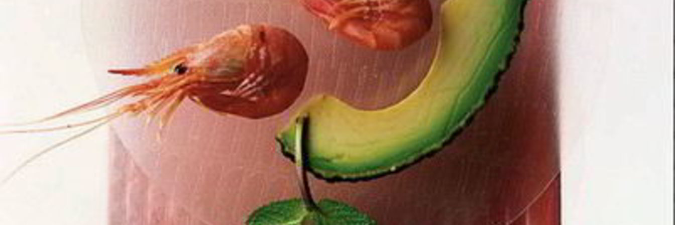 Весенние роллы с креветками и авокадо