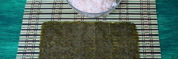 запеченные роллы с крабовыми палочками