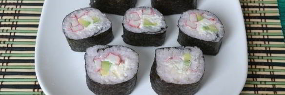 запеченные роллы с крабовыми палочками